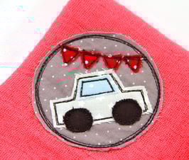 Nuscheli rot mit Auto