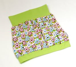 Ballonröckchen Herzblümchen mit hellgrünem Bündchen