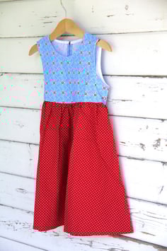 Röckli hellblau/rot