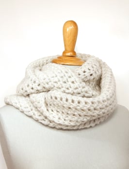 Alpaka Loop wollweiss mit Glitzer