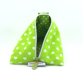Nuggitäschli hellgrün mit Herzen