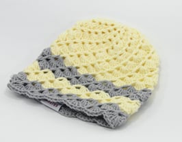 Häkelkäppchen hellgelb/hellgrau
