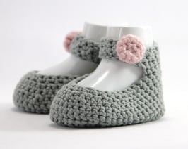 Ballerina grau mit rosa Knopf