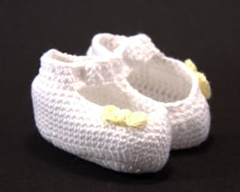 Ballerina weiss mit hellgelber Masche