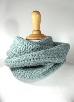 Alpaka Loop mint mit Glitzer