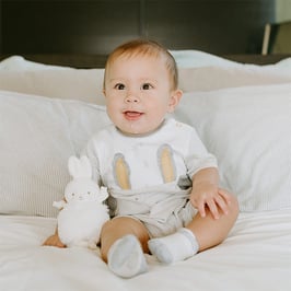 春うさぎのロンパース