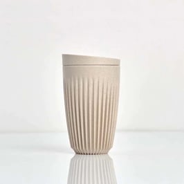 Huskee Cup mit Deckel -natur- 36cl