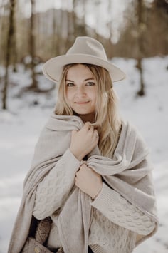 Stricktuch/Poncho -hellbeige-