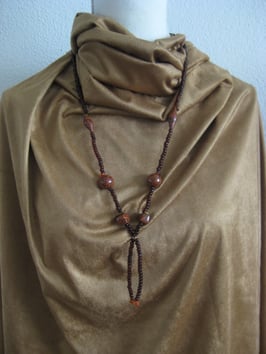 Halskette mit grossen Holz-Perlen