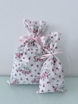 Geschenksäckli Hasenmotiv in 2 verschiedenen Größen