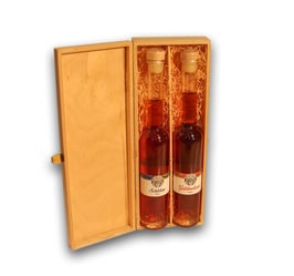 Holzchischtli mit klarem Likör