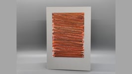 hellgraue Karte mit braun und hellbraun