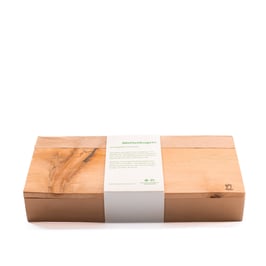 Engadiner Arvenmottenkugeln in der Holzkiste