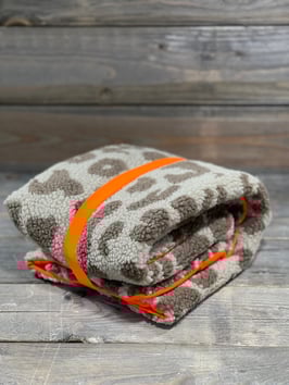ELBdeek SOFT in Teddy LEOPOLD mit NEO ORANGE