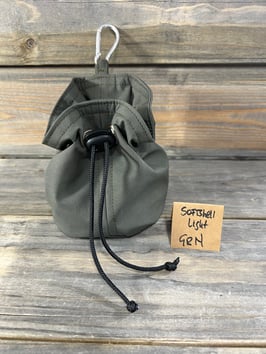 ELBBUDEN`s ELBschmatz in Softshell light oliv    GR N