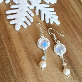 Ohrhänger Silber mit Mondstein und Süsswasserperlen