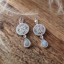 OHRHÄNGER Ornament mit Achat-Tropfenanhänger