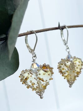 Glasperlen-Ohrhänger Herzli mit Nöppeli