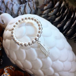 Fingerring mit Federli-Anhänger