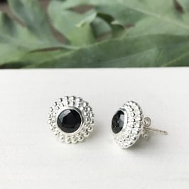 Ohrstecker Silber mit Onyx facettiert