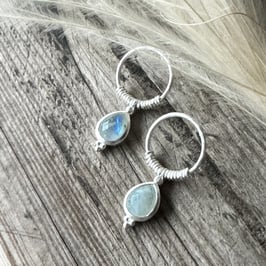 OHRSTECKER Silber-Ring und Mondstein-Tropfen-Anhänger