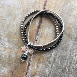 Multibracelet - Onyx - Silber - Süsswasserperlen Dunkelgrau Stern/Glasperle/Herztaler