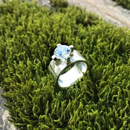 FINGERRING Silber glanz mit Zirkonia-Solitär