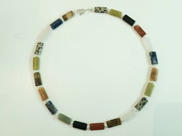 Bunte Edelstein-Kissen-Kette