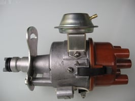 Zündverteiler / Трамблер neu P 119  Б-10