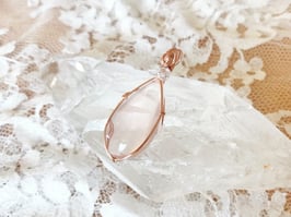 ローズクォーツ　～清らかな自己愛～