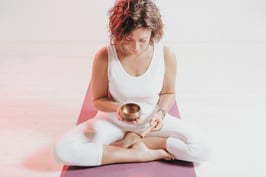 Sanft ankommen - Yoga für Anfänger:innen & Ruhesuchende