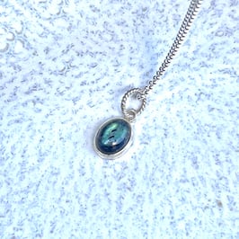 LIGHTBRINGER Kette Labradorit Cabochon oval Silber