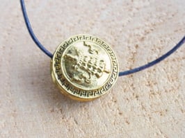 Lederband Muschelhorn Siegesbanner Anhänger