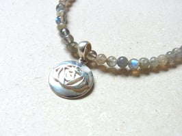Kette Labradorit Stirn Chakra Anhänger
