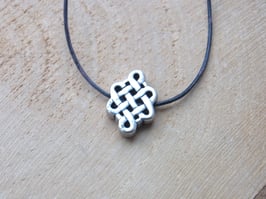 PATTA Kette Glücksknoten Anhänger