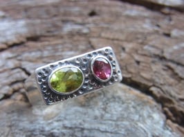 LOVE & JOY Ring mit Peridot und rosa Turmalin - Silber