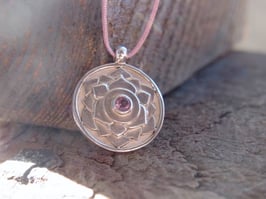 Kette Lotusblume Amulett Amethyst