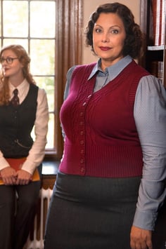 The Sassy Sweater Vest - Weinrot