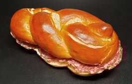 Salami Laugenbrötli