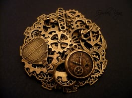 Broche ronde Jules Verne
