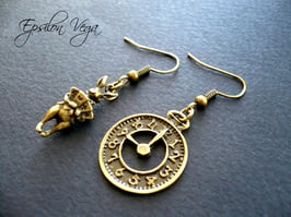 Boucles d'oreilles dépareillées Horloge et lapin blanc