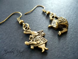 Boucles d'oreilles dépareillées lapin blanc et théière