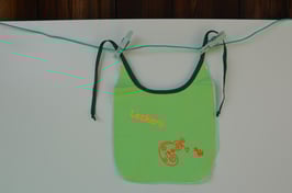 Latz grün/dunkelgrün Chamäleon/Leckerli