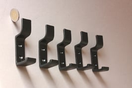 5 Haken schwarz schlicht / black wall hooks modern