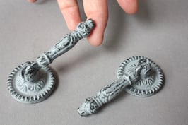 1 grauer Pendelgriff Shabby Griff / grey long puller cabinet door pull