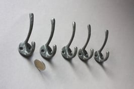 5 kleine Kleiderhaken grau / clothes wall hooks grey