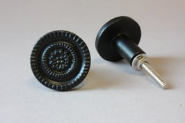 Floraler Griff mit Blumenmuster schwarz | round cabinet knob black with floral decor