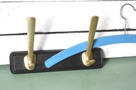 Kleine 50er Garderobe schwarz gold Metall / 50s coat rack / New Old Stock