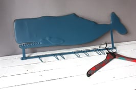 Wal Garderobe blau maritim / rustic whale coat rack blue