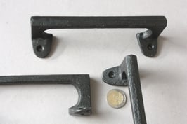 1 langer, schlichter Griff schwarz rustikal | straight handle for cabinets | long door puller rustic black